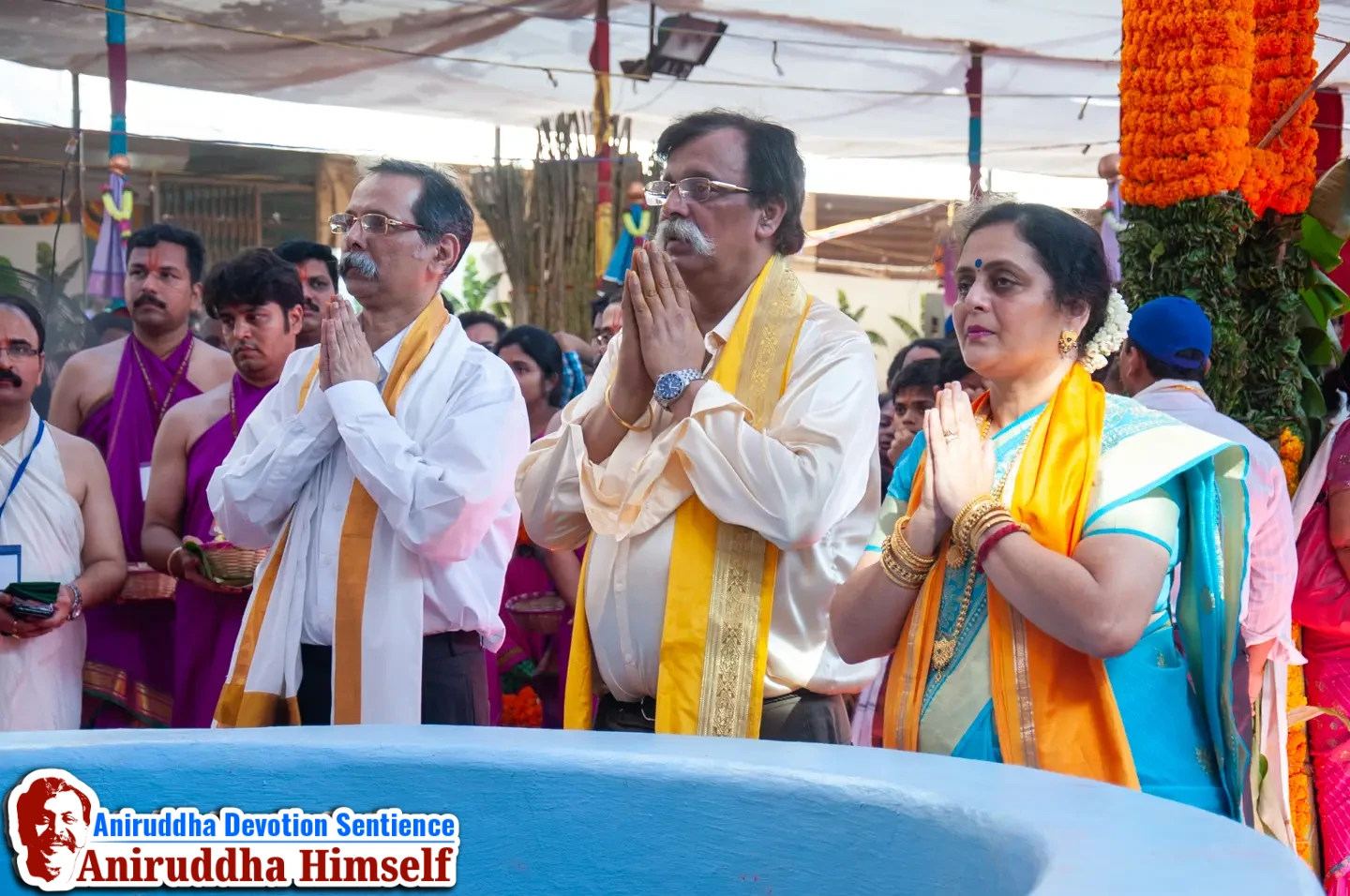 A Jalakunda was placed ahead, wherein two bananas were offered to Adimata from the rice and pulses which Shraddhavans were carrying in a winnowing basket or a sort of scuttle. The pulses and rice grains were donated to the needy, through the Annapurna Prasadam Yojana during Shreeshwasam Utsav held in the year 2015 at Shree Harigurugram