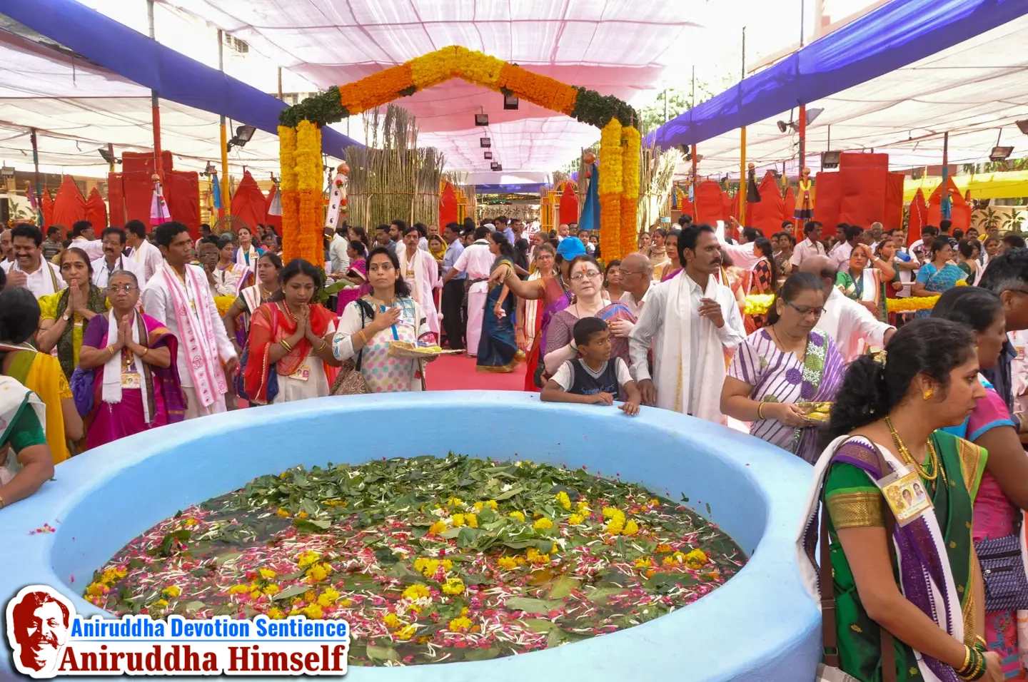 A Jalakunda was placed ahead, wherein two bananas were offered to Adimata from the rice and pulses which Shraddhavans were carrying in a winnowing basket or a sort of scuttle. The pulses and rice grains were donated to the needy, through the Annapurna Prasadam Yojana during Shreeshwasam Utsav held in the year 2015 at Shree Harigurugram