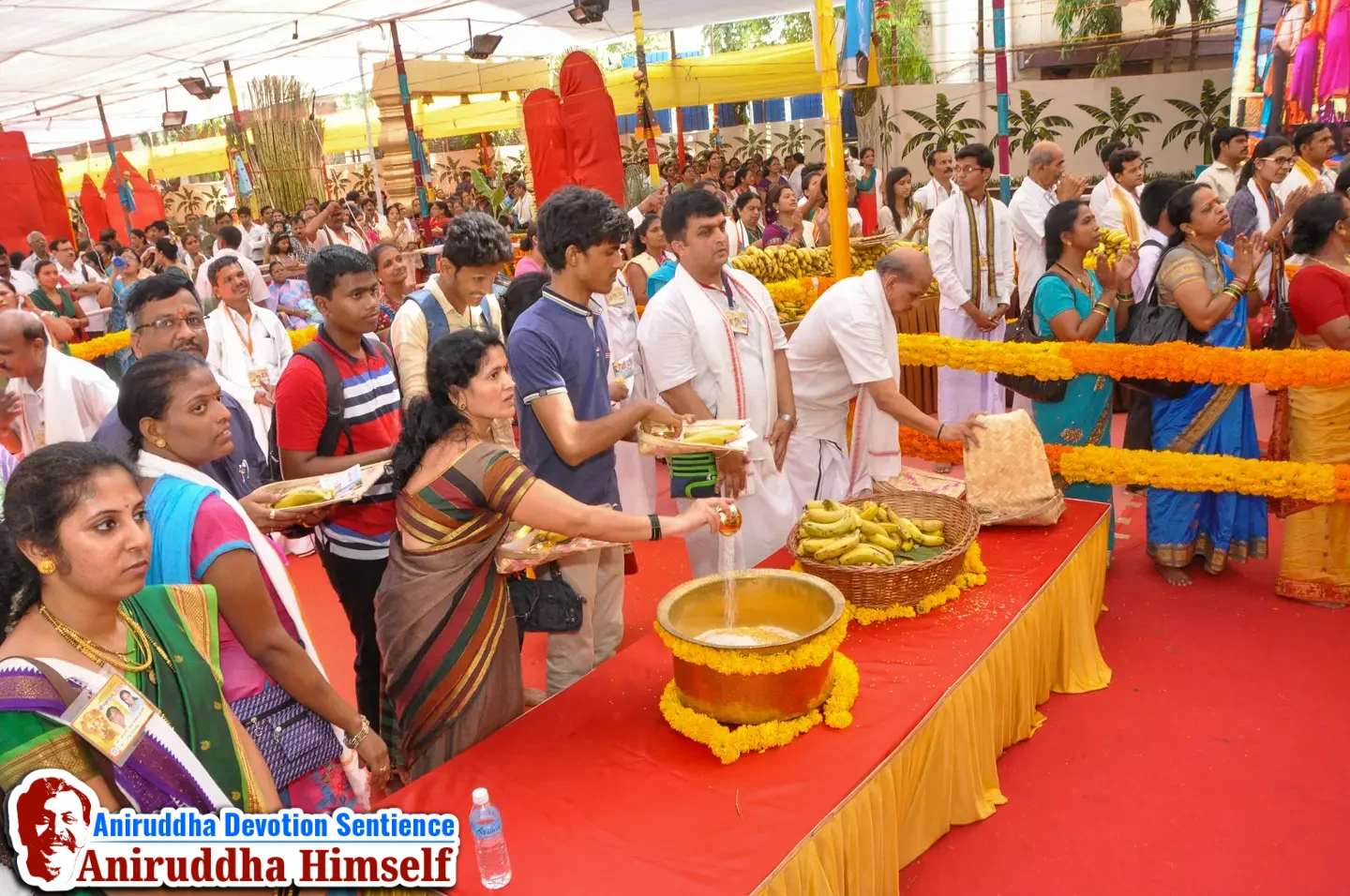 A Jalakunda was placed ahead, wherein two bananas were offered to Adimata from the rice and pulses which Shraddhavans were carrying in a winnowing basket or a sort of scuttle. The pulses and rice grains were donated to the needy, through the Annapurna Prasadam Yojana during Shreeshwasam Utsav held in the year 2015 at Shree Harigurugram