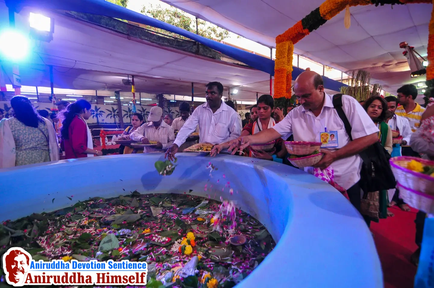 A Jalakunda was placed ahead, wherein two bananas were offered to Adimata from the rice and pulses which Shraddhavans were carrying in a winnowing basket or a sort of scuttle. The pulses and rice grains were donated to the needy, through the Annapurna Prasadam Yojana during Shreeshwasam Utsav held in the year 2015 at Shree Harigurugram