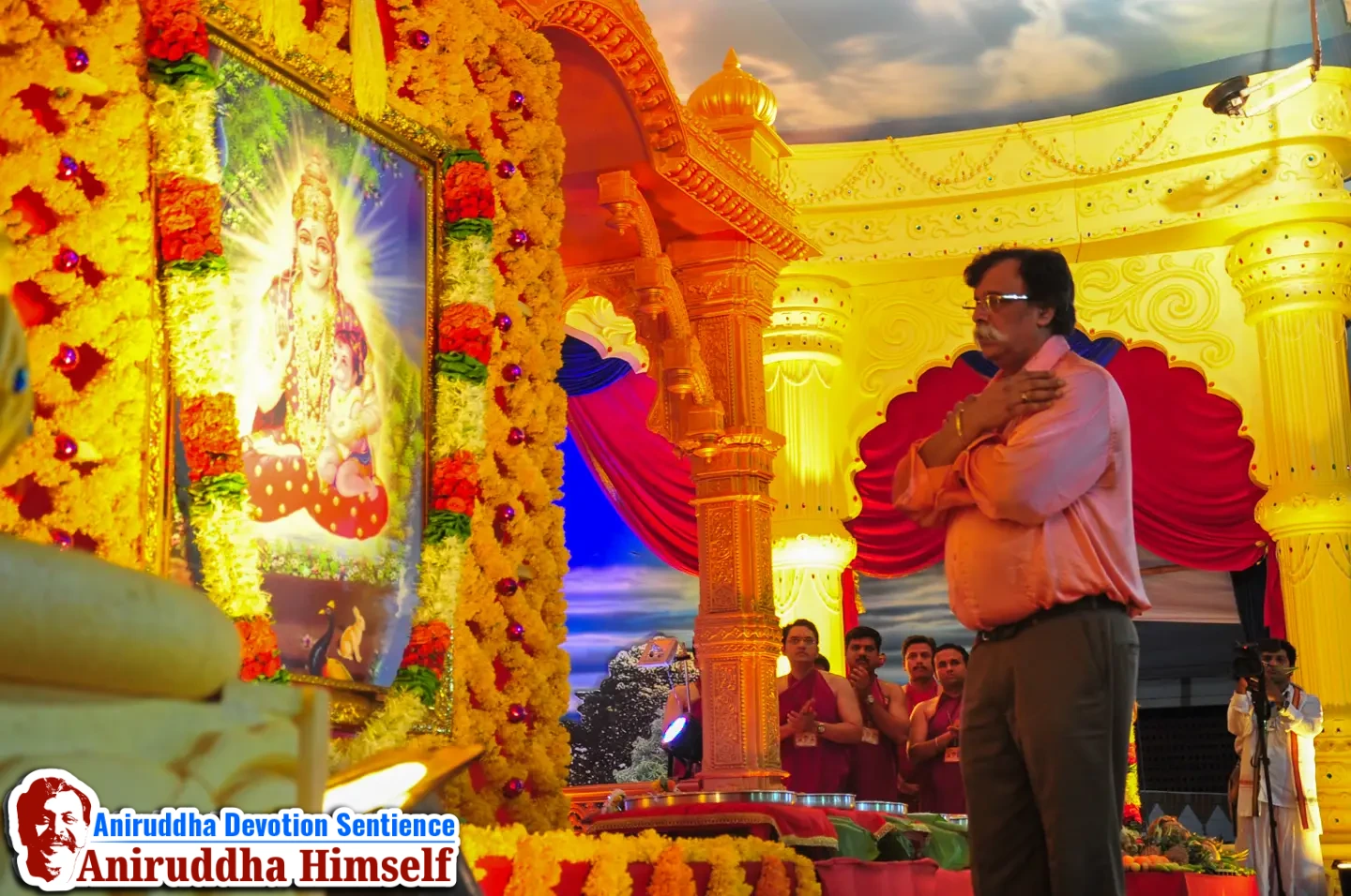 Sadguru Shree Aniruddha Bapu on main stage during the Shree Shwasam Utsav held at Shree Harigurugram in 2015