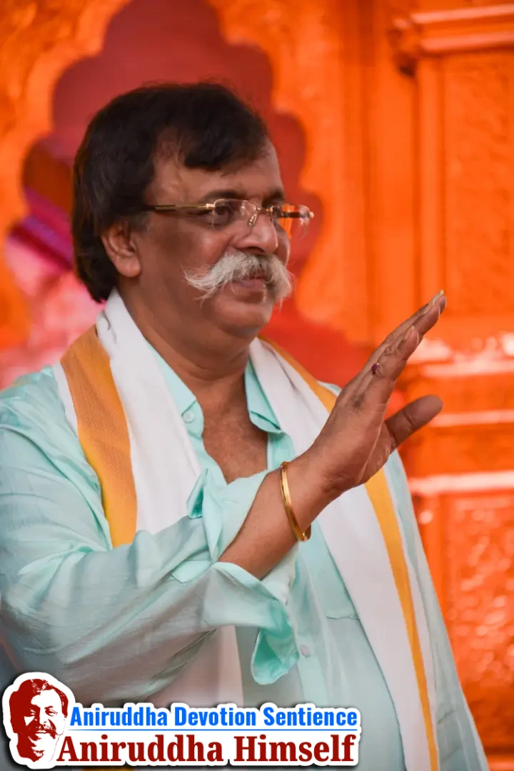 Sadguru Shree Aniruddha Bapu on main stage during the Shree Shwasam Utsav held at Shree Harigurugram in 2015