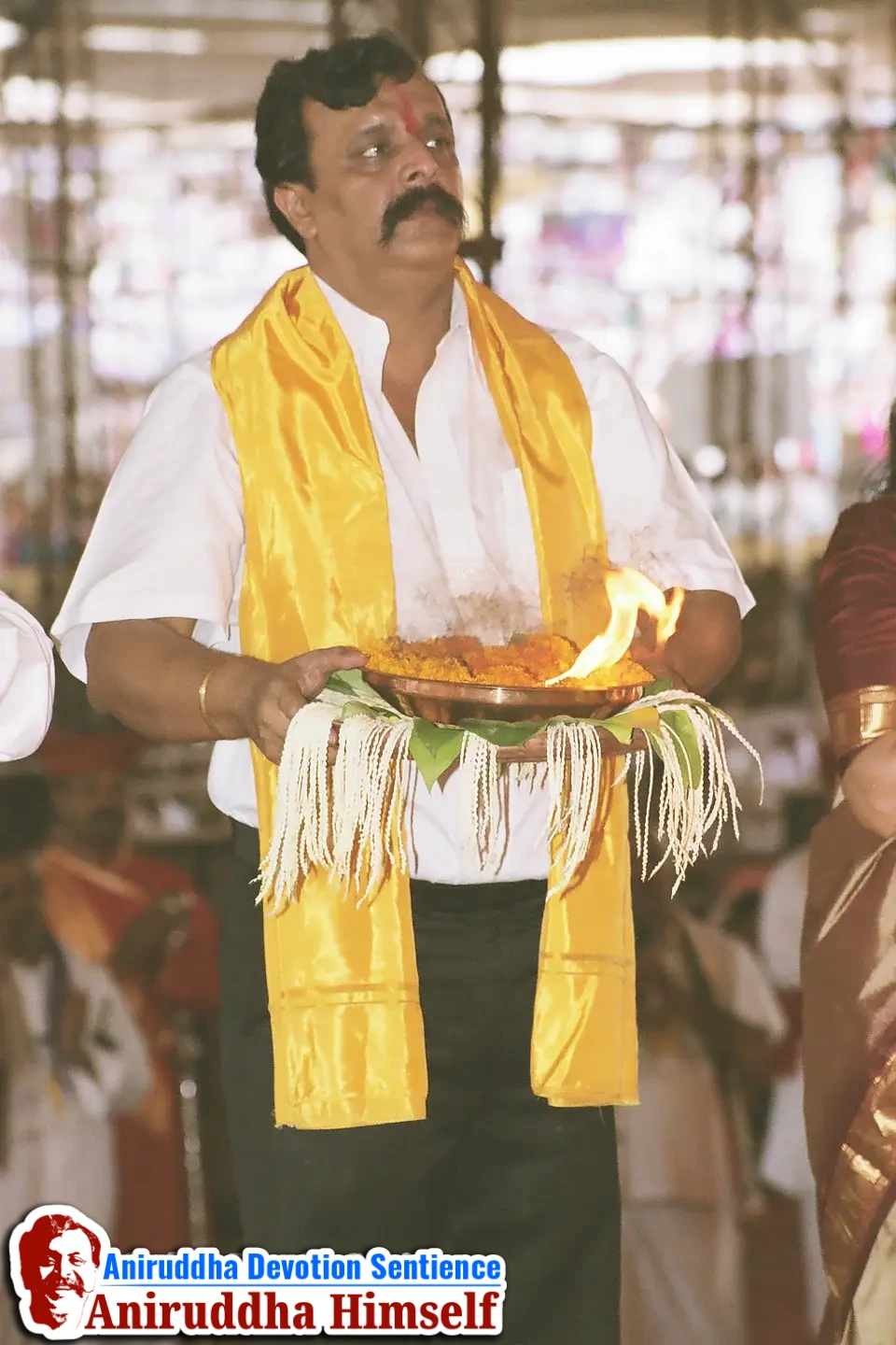 Sadguru Shree Aniruddha Bapu at Shree Tripada Gayatri Mahotsav held in 2004 at Andheri Sports Complex