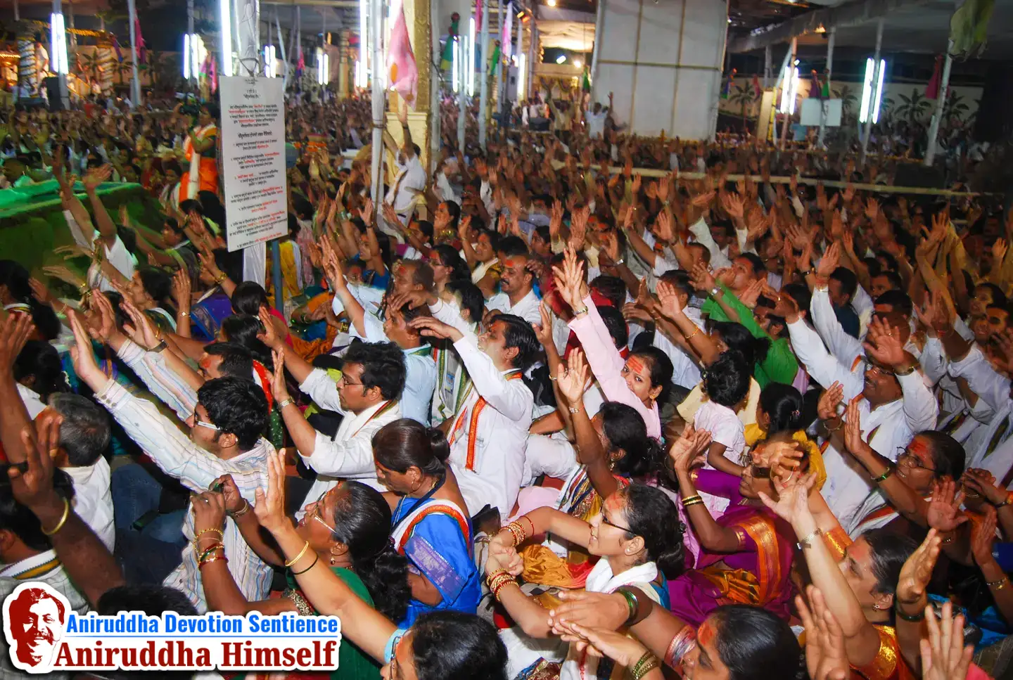 Shraddhavans attending Ganga Avataran ceremony during Shree Varada Chandika Prasannotsav by Sadguru Shree Aniruddha Bapu