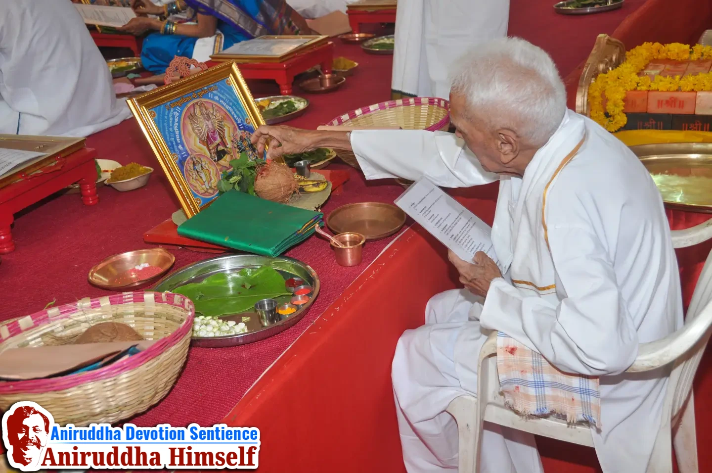 Shraddhavans perform Mahapoojan of the three sublime forms of Mahishasurmardini - Akhil Kameshwari, Kaalniyantri and Arogyabhavani during Shree Varada Chandika Prasannotsav at Shree Harigurugram in 2011.