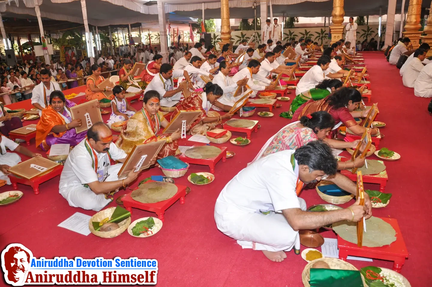 Shraddhavans perform Mahapoojan of the three sublime forms of Mahishasurmardini - Akhil Kameshwari, Kaalniyantri and Arogyabhavani during Shree Varada Chandika Prasannotsav at Shree Harigurugram in 2011.