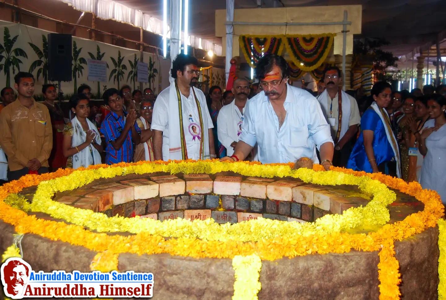 Sadguru Shree Aniruddha Bapu at the sacred MahaSaraswati Vapi during Shree Varadachandika Prasannotsav at Shree Harigurugram in 2011.