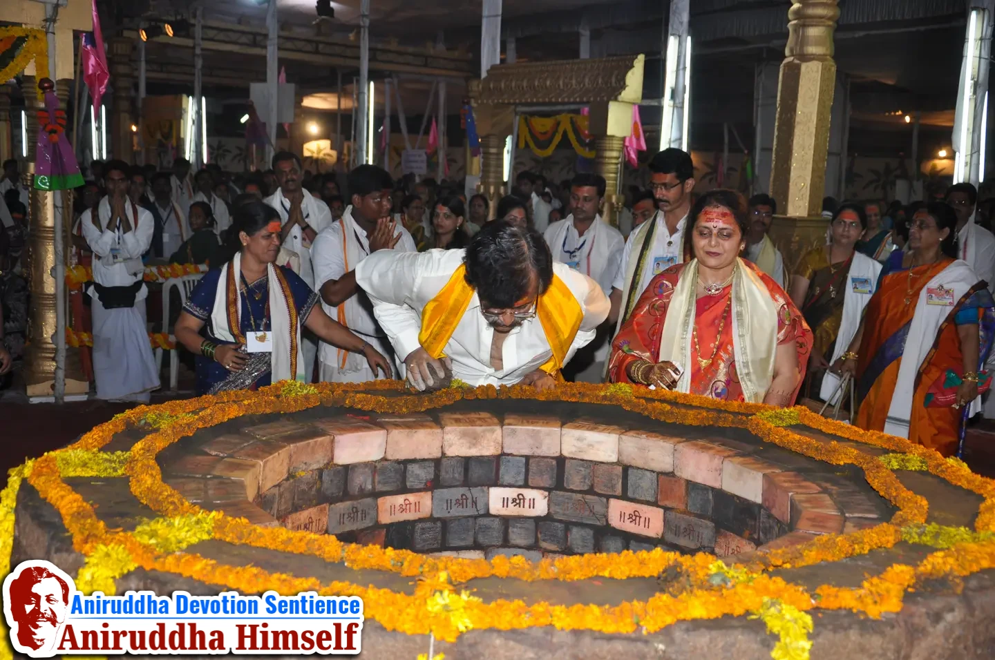 Sadguru Shree Aniruddha Bapu at the sacred MahaSaraswati Vapi during Shree Varadachandika Prasannotsav at Shree Harigurugram in 2011.