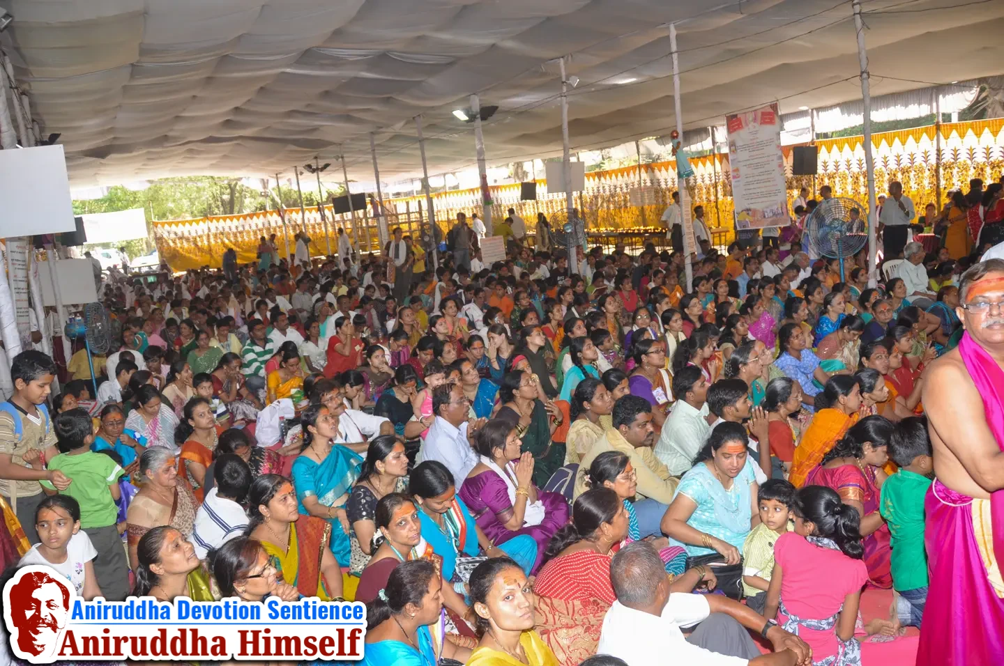 The Shree Durga Varada Hom is a Yagna. The Yagna Samhita was composed by the Great Sage Atri. Shree Durga Varada Hom was conducted as per the Atri Samhita, to the exclusive rendition of the Sanskrit edition of the Shree Matruvatsalyavindanam, in the voice of our Param Poojya Sadguru Shree Aniruddha Bapu himself.