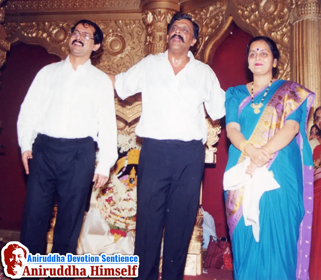 Sadguru Shree Aniruddha Bapu immersed in Bhakti during Shree Venkatest Saptakoti Jap