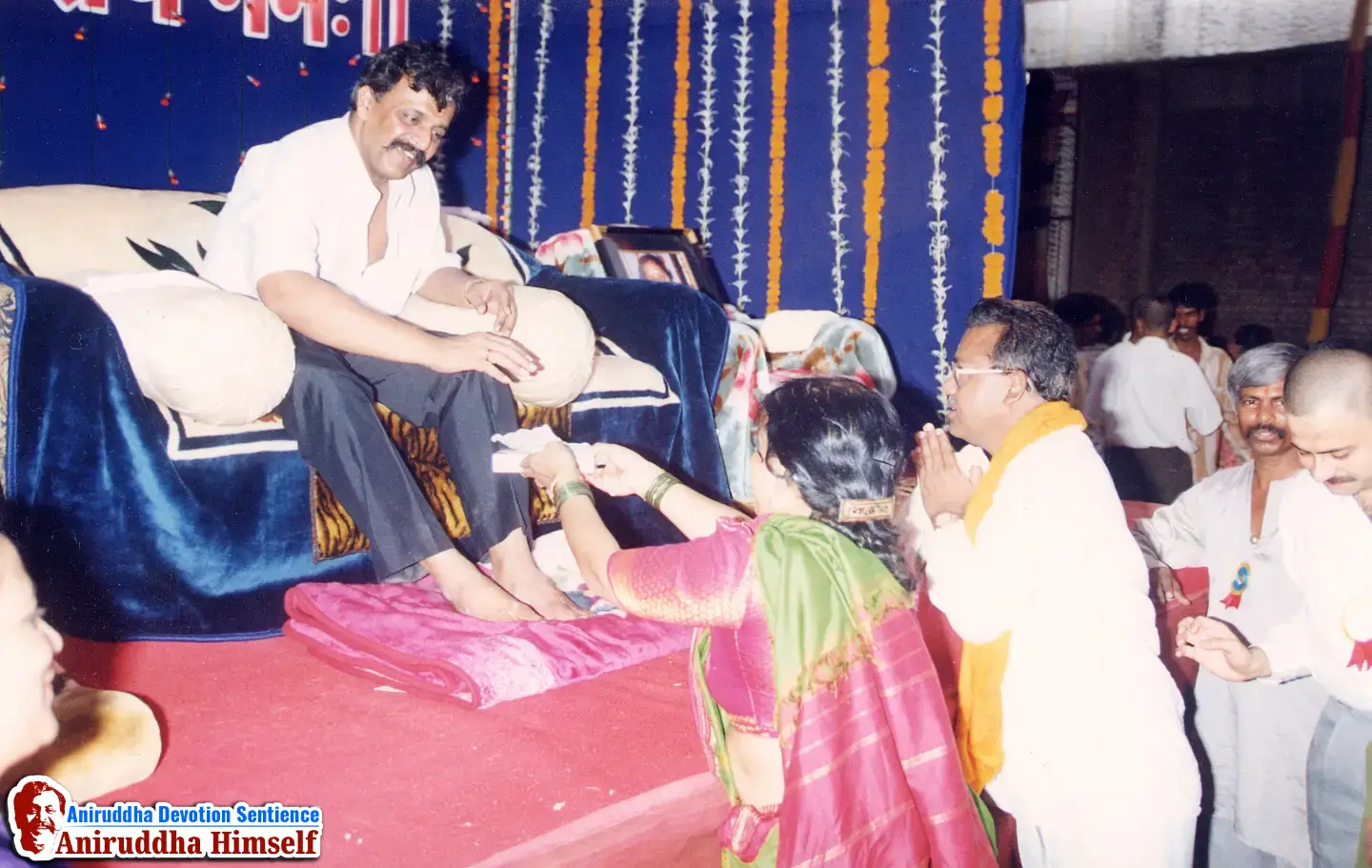 Shraddhavans taking Darshan of Sadguru Shree Aniruddha Bapu on the occasion of Shree Venkatesh Saptakoti Jap