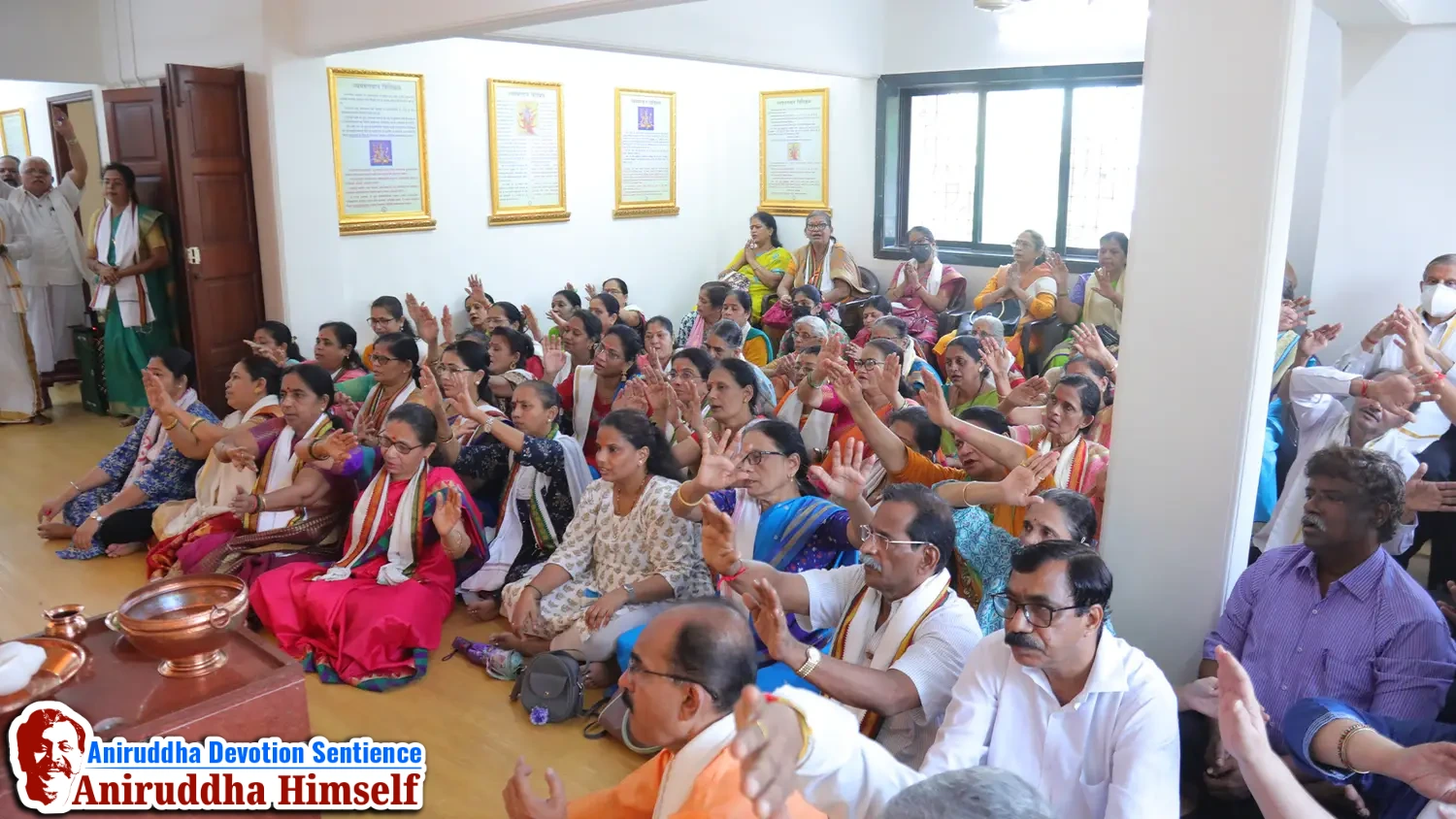 Shraddhavans immersed in Mantragajar with Bapu