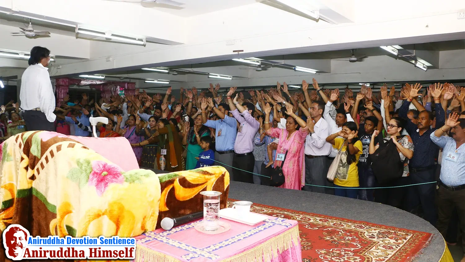 Shraddhavans immersed in Mantragajar with Bapu