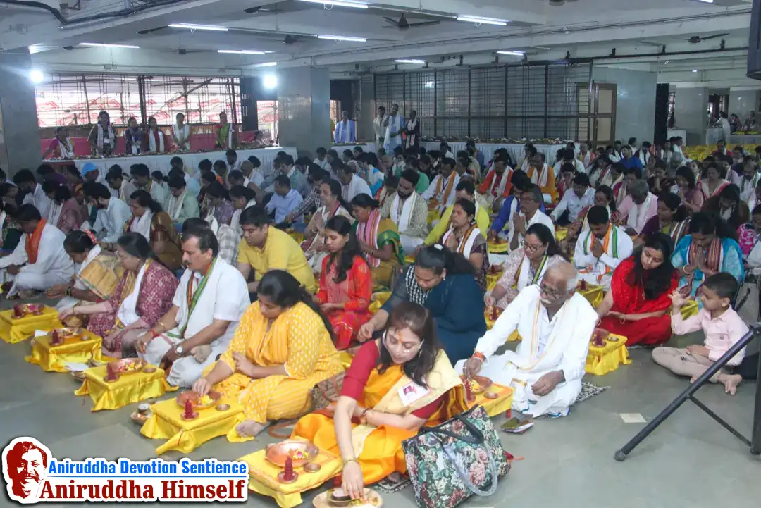 Shraddhavans (devotees) wholeheartedly perform the Vighnavinashak Ganapati Poojan