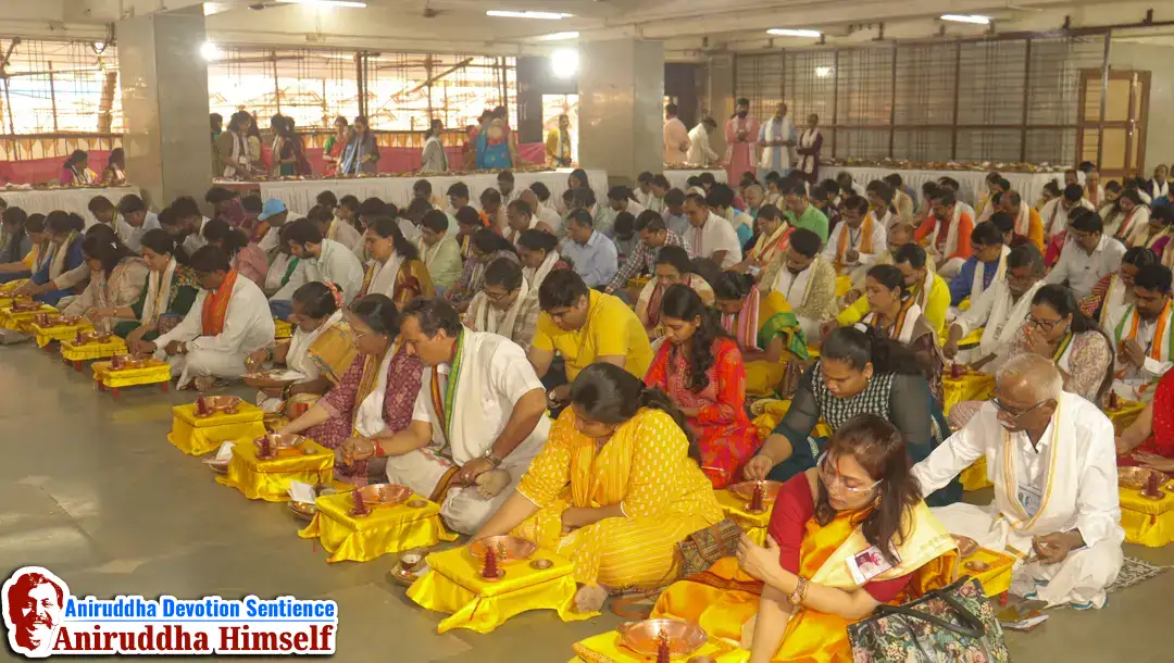 Shraddhavans (devotees) wholeheartedly perform the Vighnavinashak Ganapati Poojan