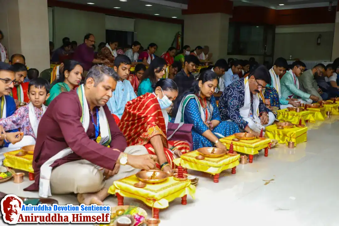 Shraddhavans (devotees) wholeheartedly perform the Vighnavinashak Ganapati Poojan