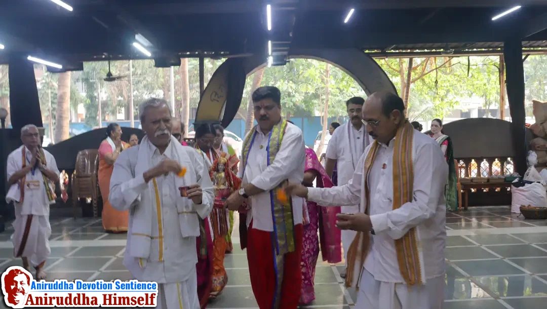 Aagman of Mata Vaibhavlakshmi on the occasion of Vaibhavlakshmi Utsav at Gurukul, Juinagar