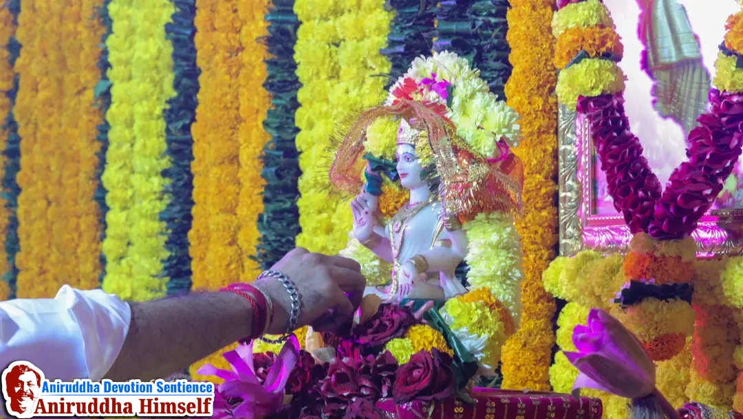Divine presence of Mata Vaibhavlakshmi during Vaibhavlakshmi Utsav at Gurukul, Juinagar
