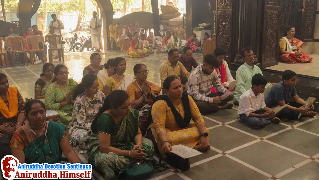 Shraddhavans during Vaibhavlakshmi Utsav at Gurukul, Juinagar