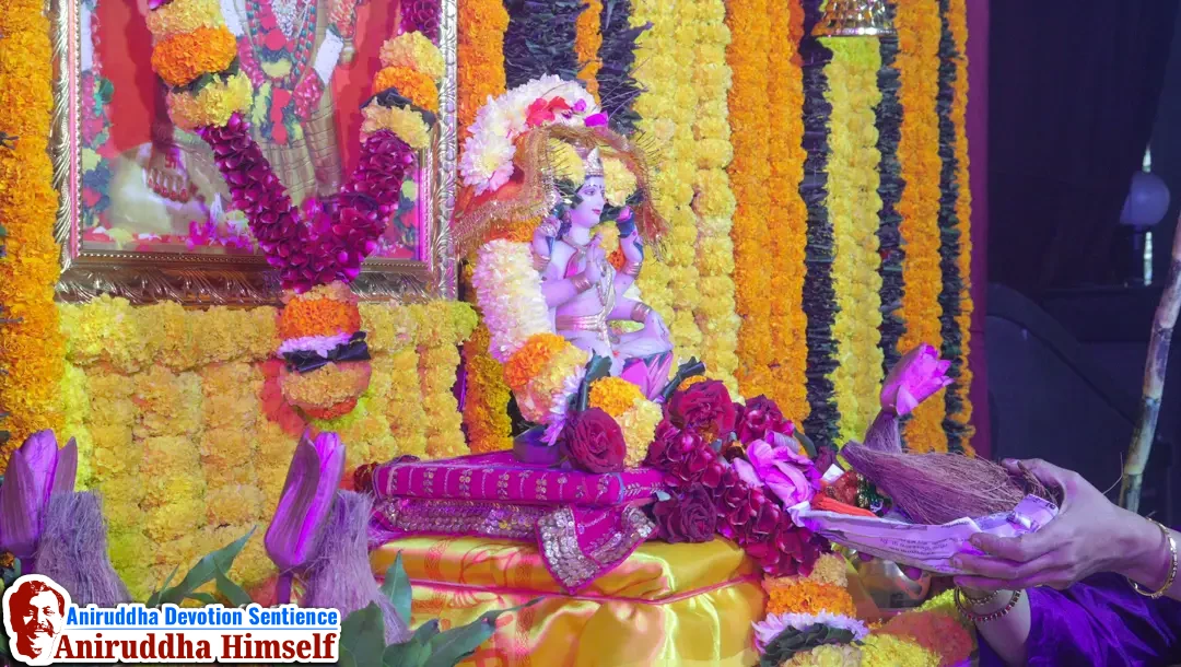 Divine presence of Mata Vaibhavlakshmi during Vaibhavlakshmi Utsav at Gurukul, Juinagar
