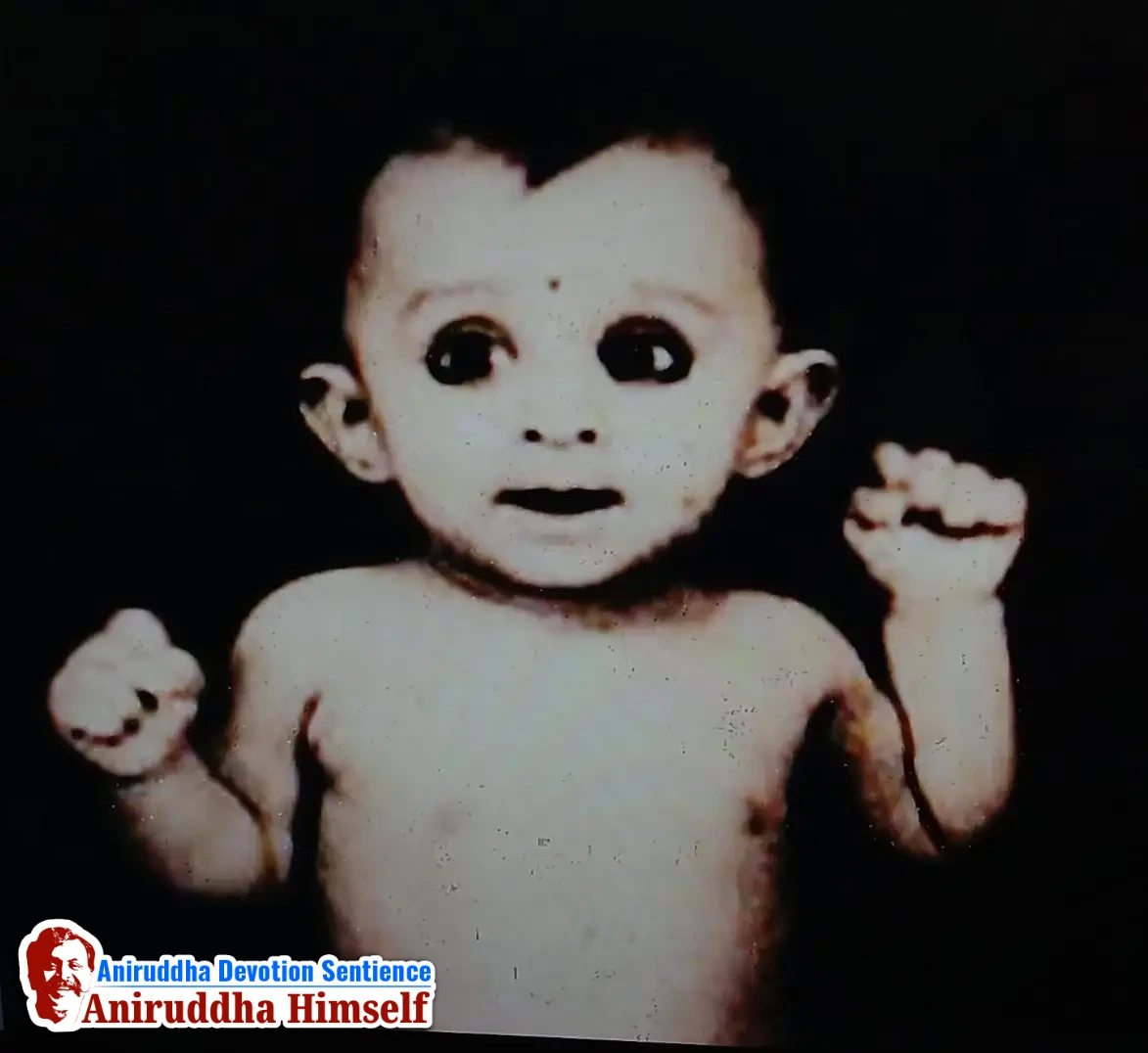Photo of baby Aniruddha (Sadguru Shree Aniruddha Bapu) when He was 7 months old