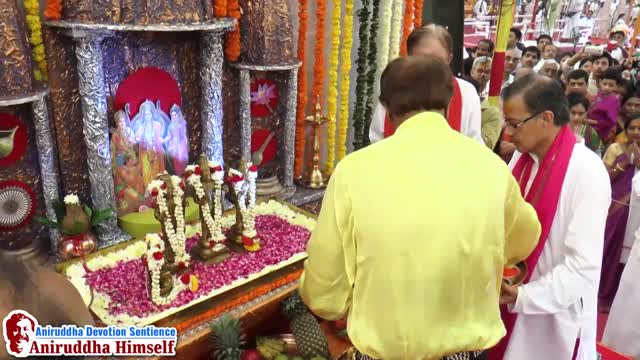Sadguru Aniruddha Bapu at Ramraksha Pathan during Aniruddha Poornima Utsav - 2