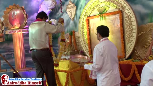 Sadguru Aniruddha Aniruddha Bapu during the Dhanalaxmi Utsav - 1
