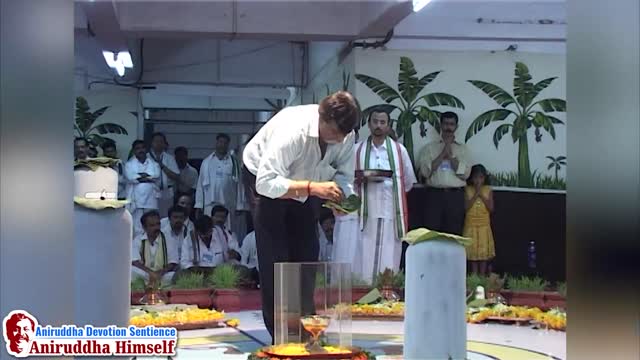 Sadguru Aniruddha Bapu at the Avadhut Chintan Utsav (2009)