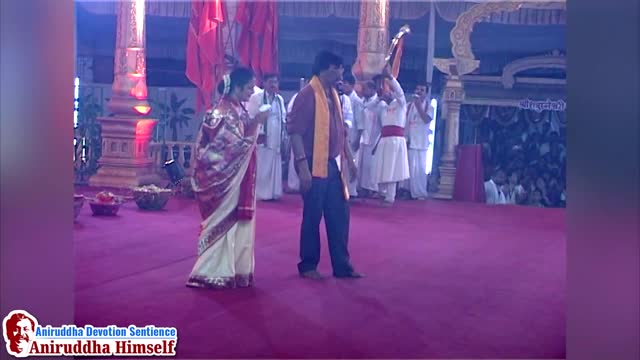 Sadguru Aniruddha Bapu on the stage during Shree Varada Chandika Prasannotsav