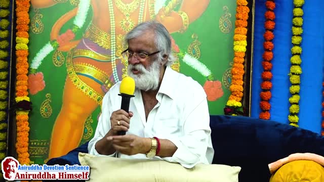 Sadguru Aniruddha Bapu taking the Gajar "Jai Jai Ram Krishna Hari"
