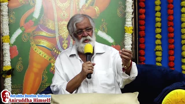 Sadguru Aniruddha Bapu singing the gajar "Shree Swami Samarth"