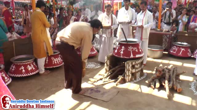 Bapu at Handi Prasad at Shree Ramravami utsav 2016