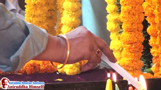 bapu lightening sudeep during aniruddha poornima