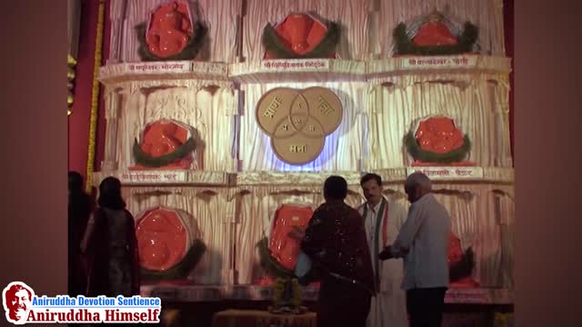 shraddhavans taking darshan of ashtavinayak on stage